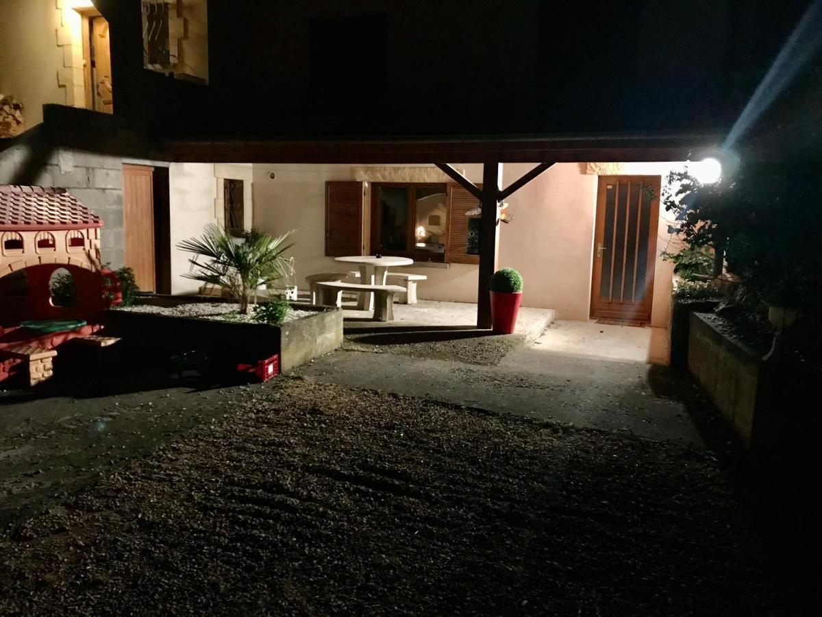 Spacieux Appartement 110M2 Avec Terrasse Privative Beauregard-Vendon Bagian luar foto